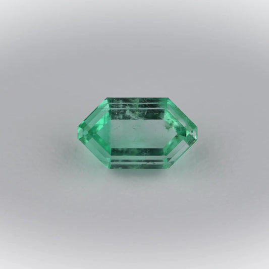 0.92ct Octagonal Natural Emerald (Colour Green, Clarity Eye Clean, Cut Faceted)