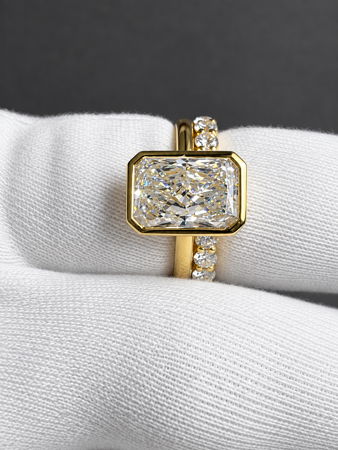 3 Ct E VS1 Radiant Cut Bezel Cathedral Engagement Ring – 14K Yellow Gold | IGI Certified