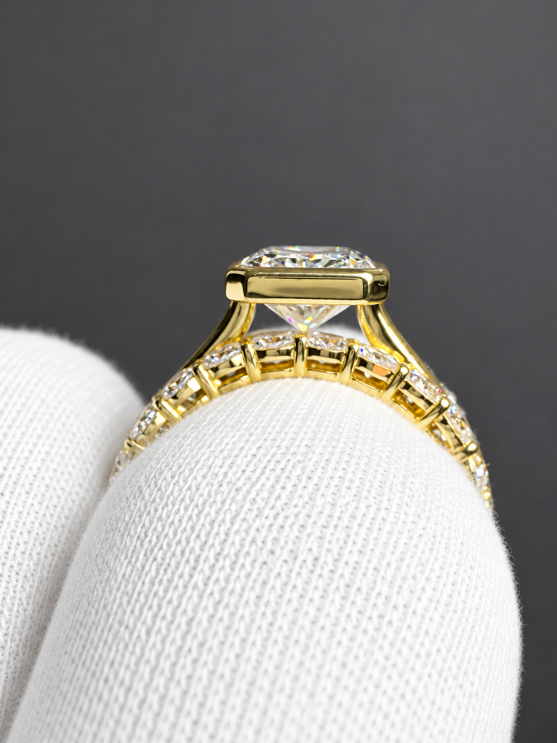 3 Ct E VS1 Radiant Cut Bezel Cathedral Engagement Ring – 14K Yellow Gold | IGI Certified